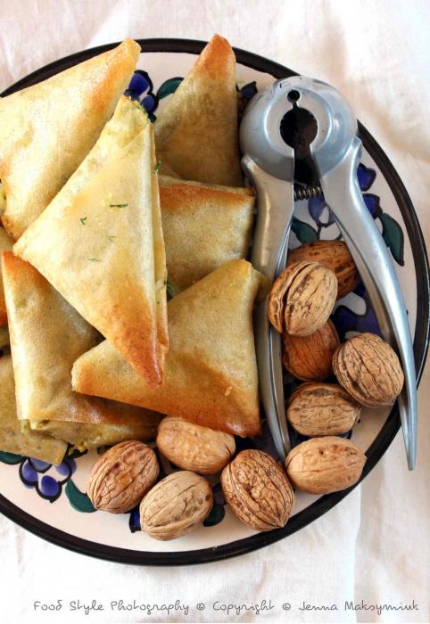 Samoussa aux pois chiche, noix et persil Samoussa-aux-pois-chiche,-noix-et-persil-